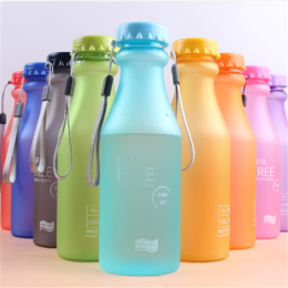 550ml Fashion Outdoor Sports Portable Camping Cycling Travel Scrub Water Beverage Bottle (Color: green, size: 500ml)
