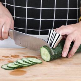 Kitchen Stainless Steel Quick Peeling Bean Peeler Creative Vegetable Cutting Finger Guard Tool (Color: Silver, size: 2PC)